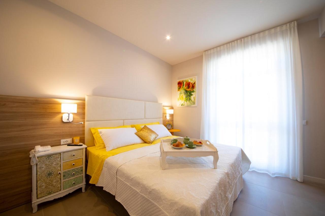Apart-Hotel La Rocchetta Padenghe sul Garda Exterior photo