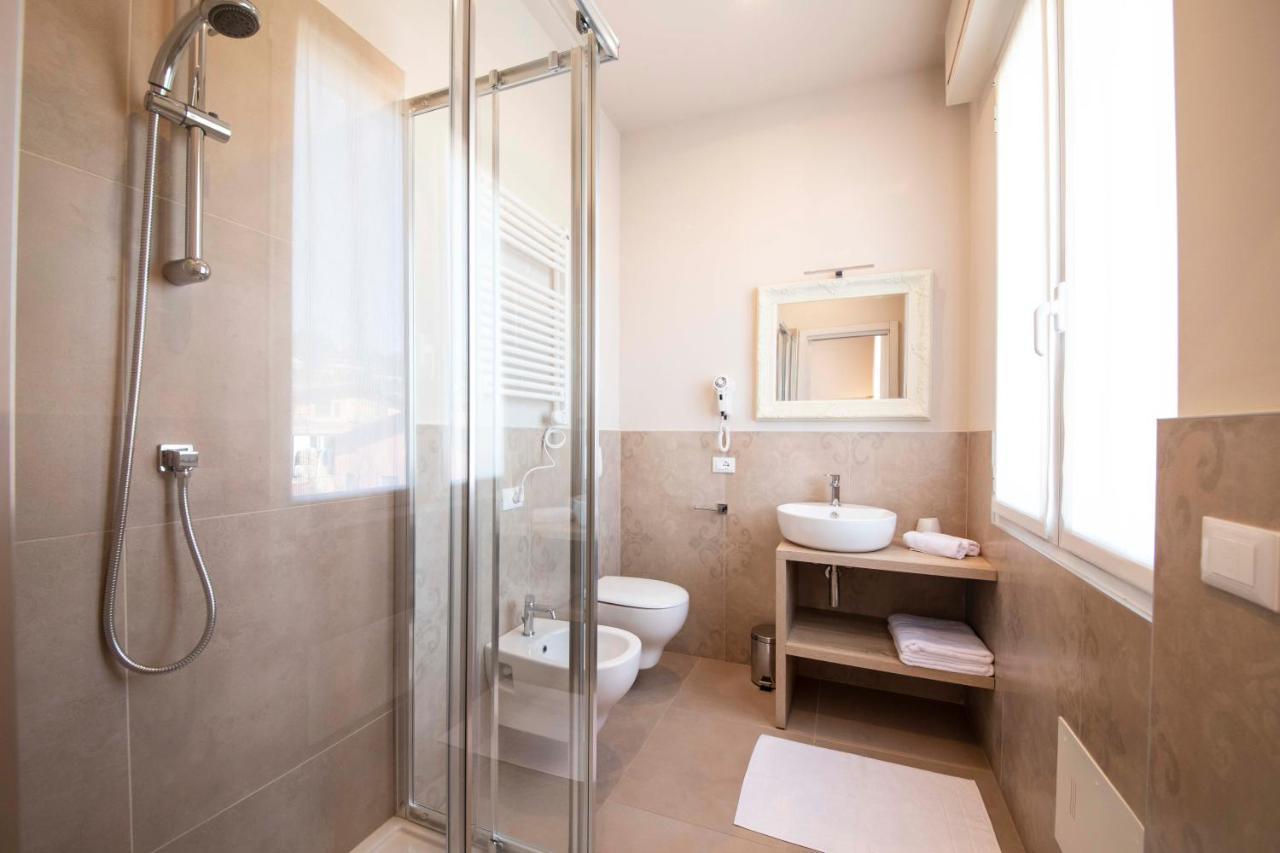 Apart-Hotel La Rocchetta Padenghe sul Garda Exterior photo