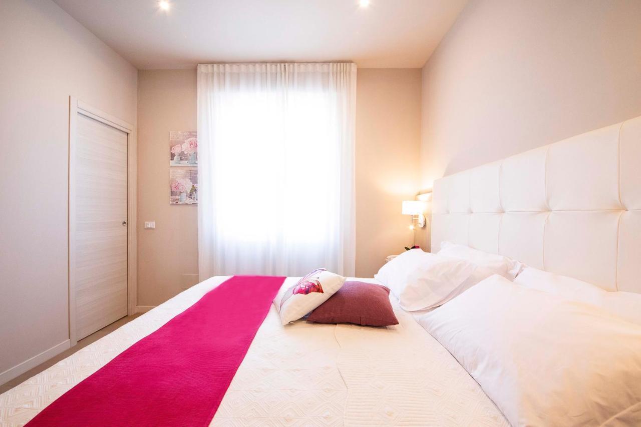 Apart-Hotel La Rocchetta Padenghe sul Garda Exterior photo